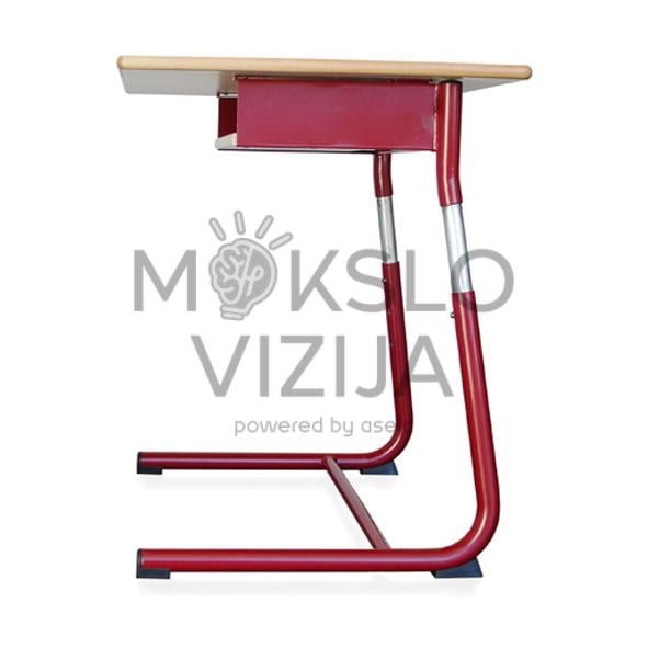Vienvietis mokyklinis suolas su lentynėle, šviesiu stalviršiu ir raudonu metaliniu rėmu su lenktomis kojomis