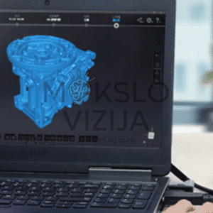 Nešiojamas kompiuteris su 3D modeliu ekrane ir šalia padėtas rankinis 3D skeneris.