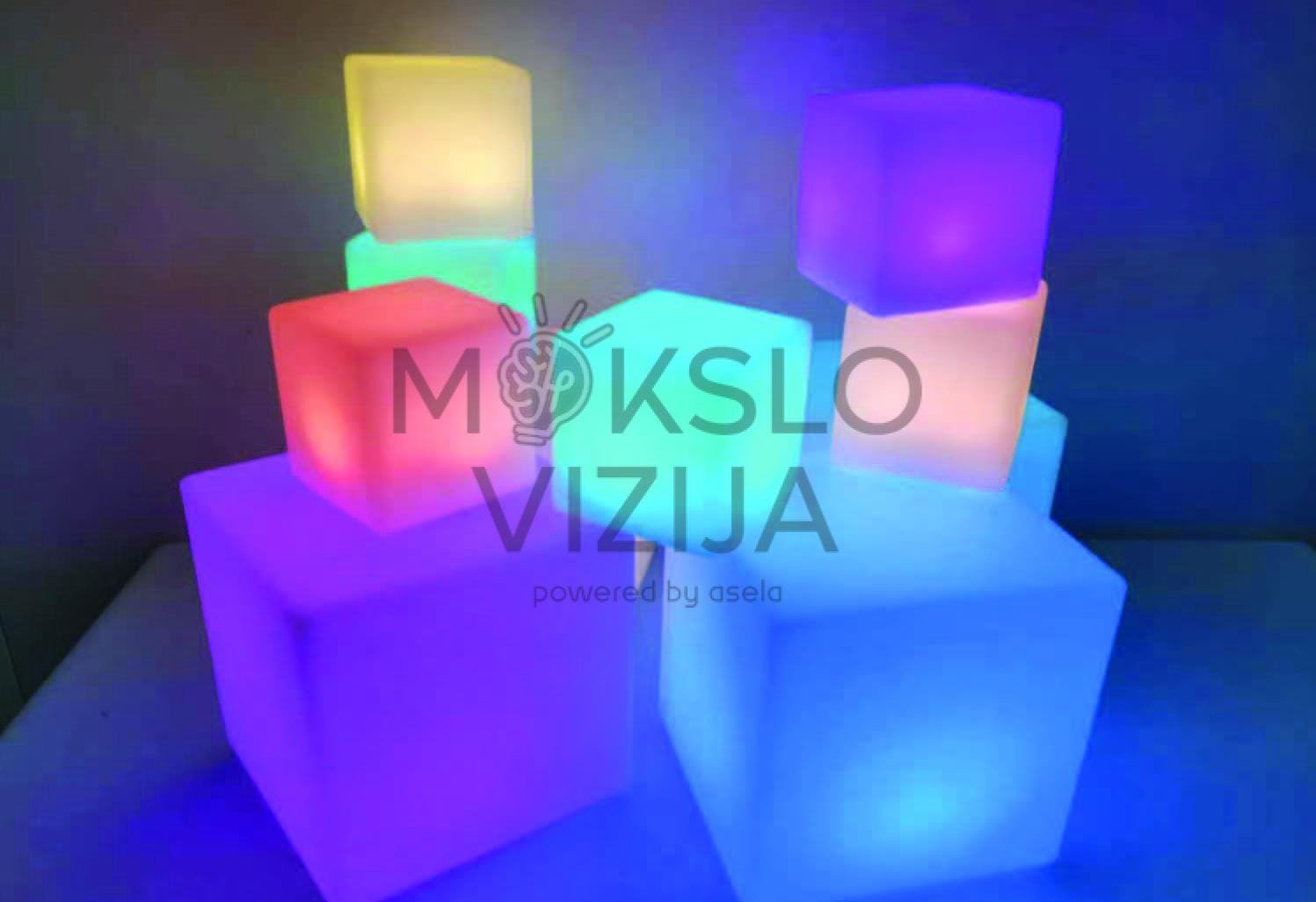 Interaktyvūs sensoriniai šviesos kubeliai