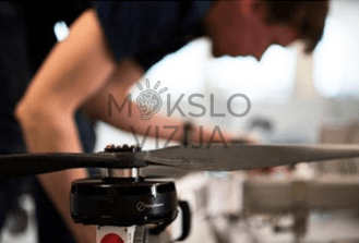 FB3 drono rotorius ir variklis serviso aplinkoje – techninė priežiūra ir patikra.