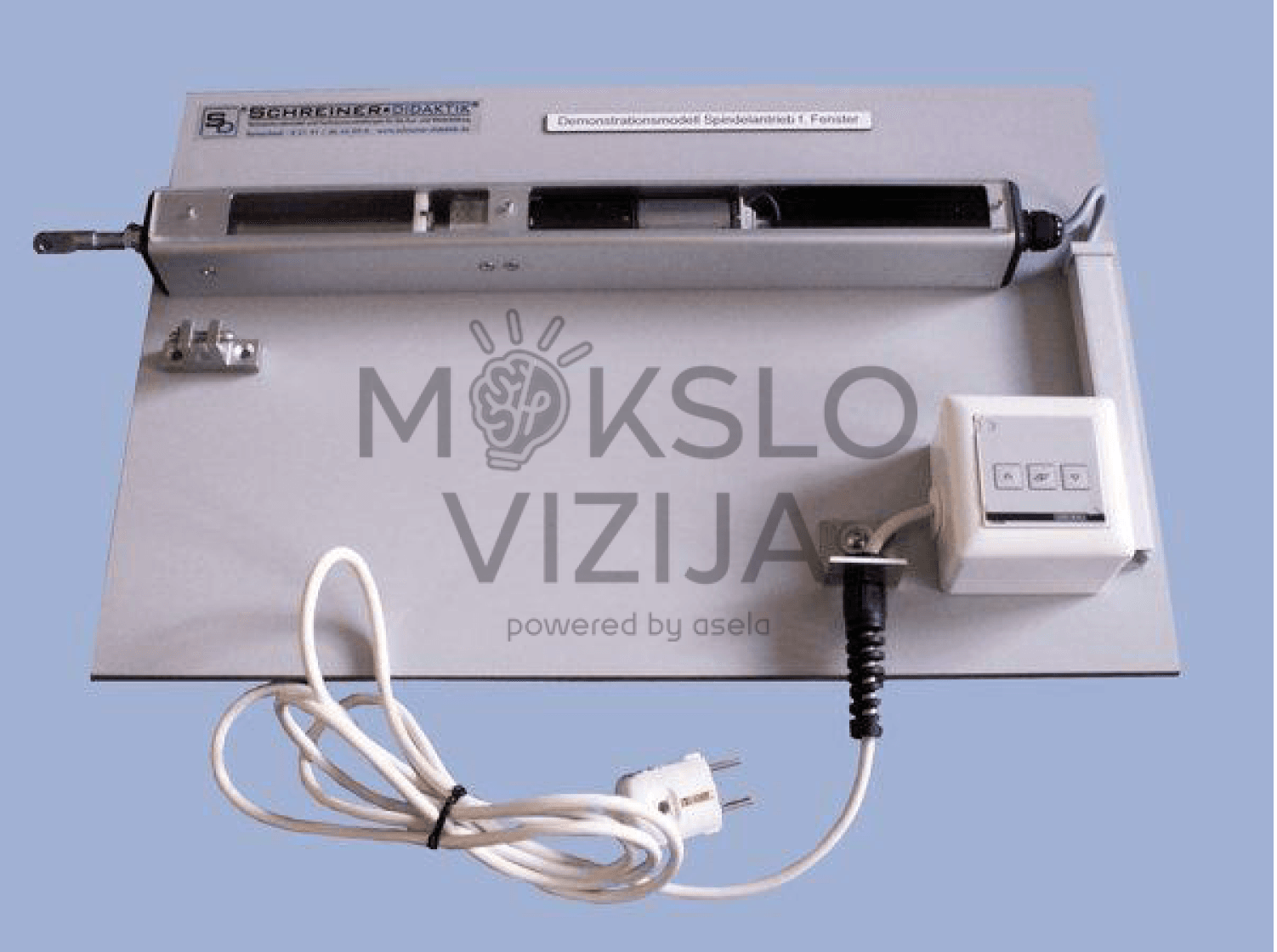 Demonstruojamasis verpstinės pavaros modelis