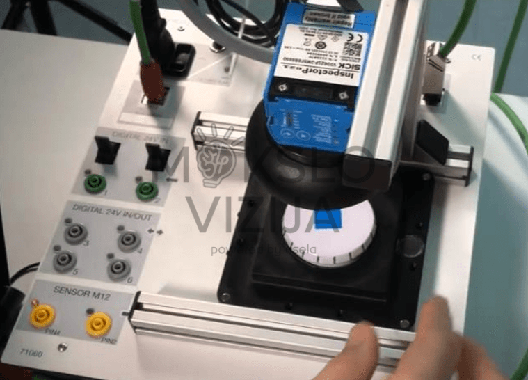 Dirbtinio intelekto mokymo sistema