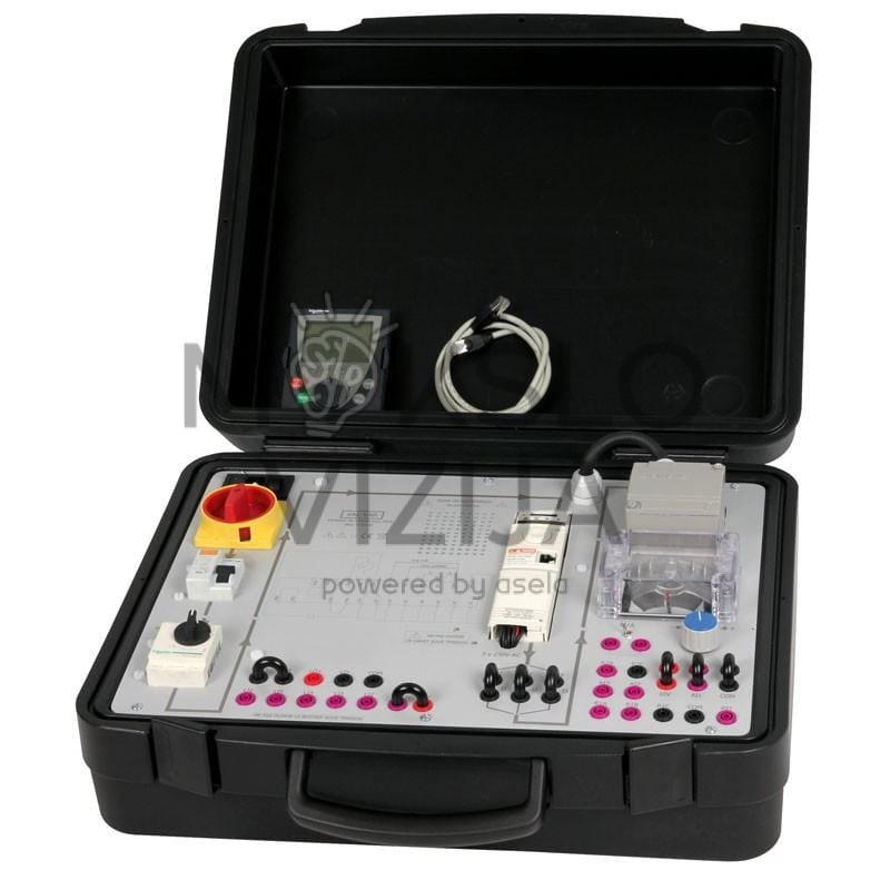 Mokymams skirtas AC variklio greičio valdymo lagaminas, paruoštas demonstracijoms.