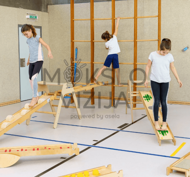 Edukacinis rinkinys vaikų balansui ir judesių koordinacijai lavinti.