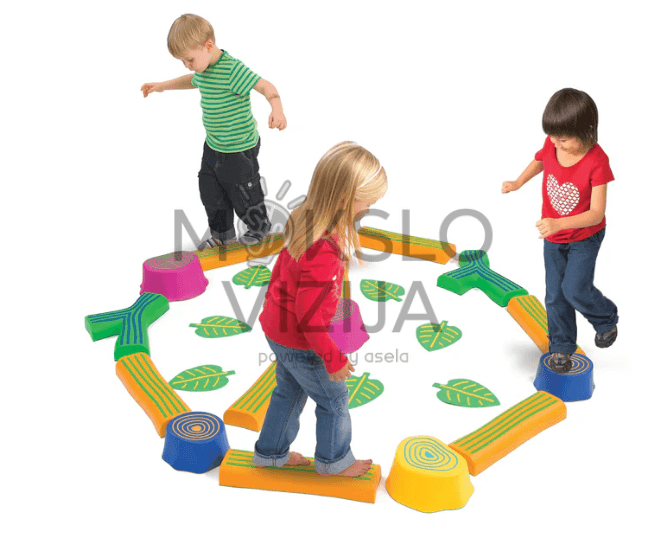 Lavinamasis miško tematikos žaidimas vaikų balansui gerinti.