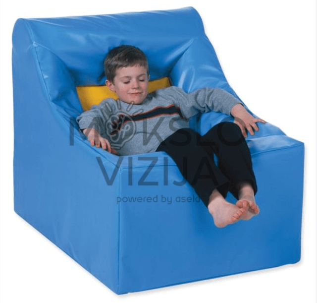 Vibroakustinis krėslas su integruotais garsiakalbiais, skirtas atsipalaidavimui, muzikos klausymui ir terapinėms sesijoms.