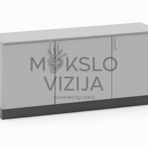 Pilka trijų durų spintelė su tamsiai pilka grindjuoste ir metalinėmis rankenėlėmis