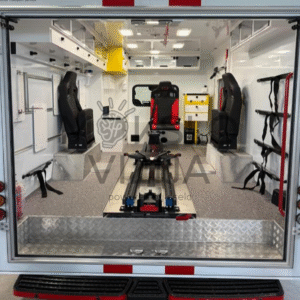 Greitosios medicinos pagalbos automobilio simuliacinis stendas PARMED1-1 yra moderni mokymo sistema, realistiškai atkurianti GMP automobilio vidaus aplinką. Atviras dizainas suteikia galimybę visai klasei stebėti vykstančius scenarijus, todėl mokymas tampa interaktyvus ir kolektyvinis. Integruota ventiliacijos ir temperatūros palaikymo sistema užtikrina komfortiškas sąlygas mokymui.