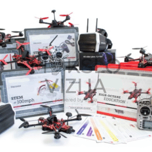 Dronų mokymo rinkinys su dronais, valdikliais, akiniais, planšetėmis ir mokymo medžiaga, paruoštas klasei.