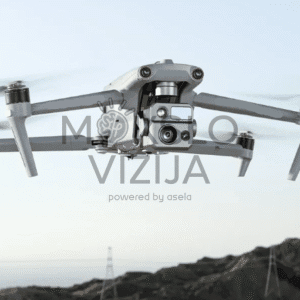 Autel EVO Max 4T dronas skrenda ore su profesionaliu kamerų moduliu