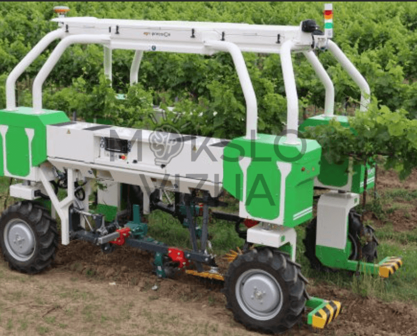 Elektrinis autonominis žemės ūkio robotas vynuogyne, matomas visas korpusas ir važiuoklė, skirtas darbui tarpueiliuose.