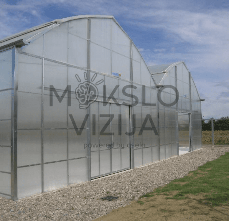 Dviejų navų polikarbonatinis šiltnamis, edukacinis šiltnamio kompleksas augalų auginimui ir mokymui.