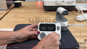 Kompaktiškas termo presas edukacijos centrams ir kūrybinėms dirbtuvėms, skirtas praktiniams tekstilės spaudos, personalizavimo ir dizaino mokymams