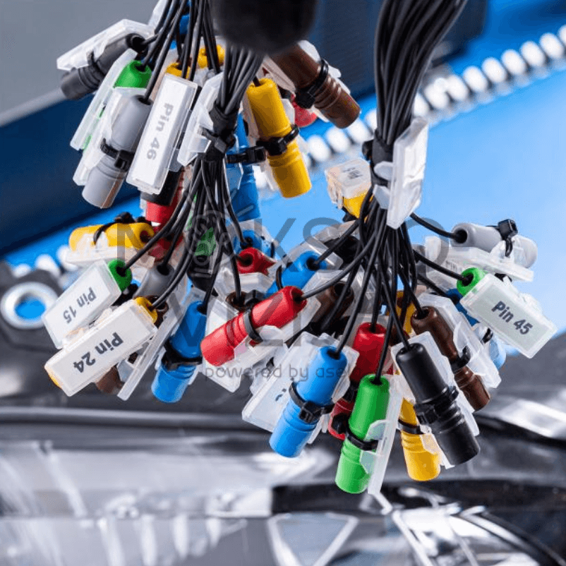 Spalvotų diagnostikos jungčių ir laidų rinkinys su pažymėtais kontaktais CAN ir LIN sistemų matavimams.