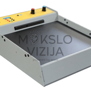 Laboratorinis bazinis rėmas mokymo plokštėms su valdymo pultu ir darbo zona elektronikos eksperimentams.