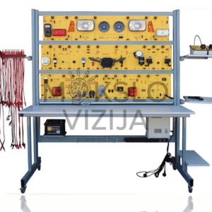 Modulinis transporto priemonės elektros ir apšvietimo mokymo stendas ant stalo rėmo su žibintais, posūkių indikatoriais, valytuvų valdymu, jungtimis ir laidų rinkiniu praktiniams bandymams.