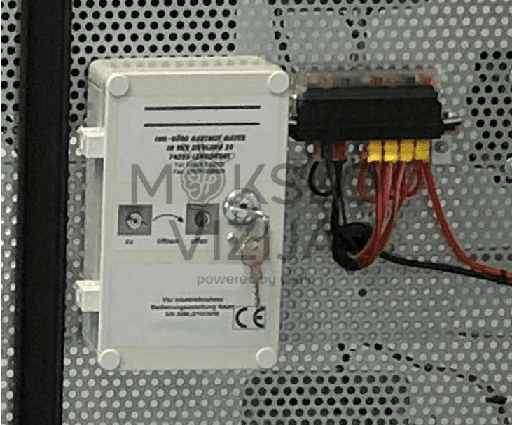 Gedimų imitavimo modulis su jungtimis ir laidais CAN/LIN mokymo stende, skirtas elektrinių gedimų simuliavimui ir diagnostikos pratimams.