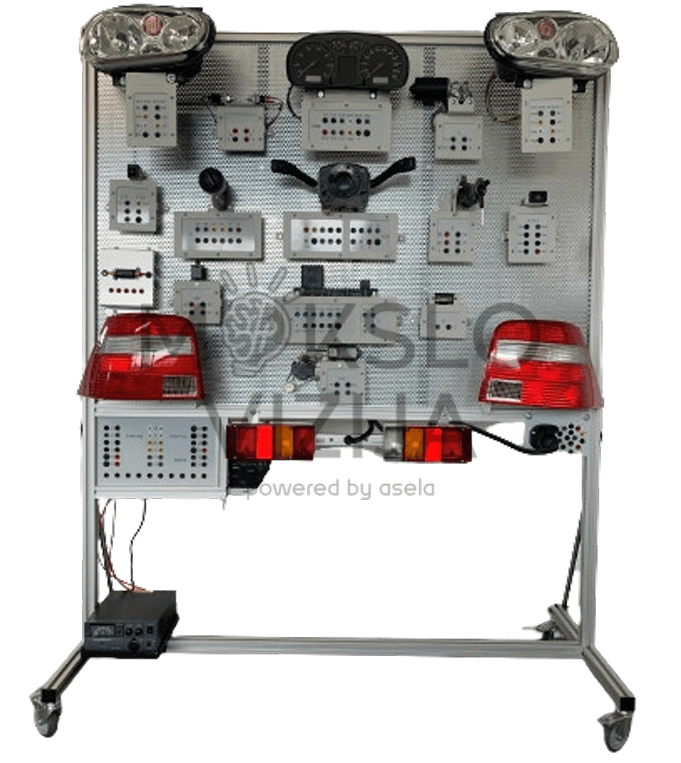 Golf 4 apšvietimo sistemos mokymo stendas ant mobilios konstrukcijos su priekiniais žibintais, galiniais žibintais, prietaisų skydeliu, valdymo moduliais ir matavimo lizdais.