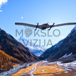 DeltaQuad Evo dronas skrydžio metu virš kalnų slėnio, naudojamas teritorijų kartografavimui ir LiDAR duomenų surinkimui.