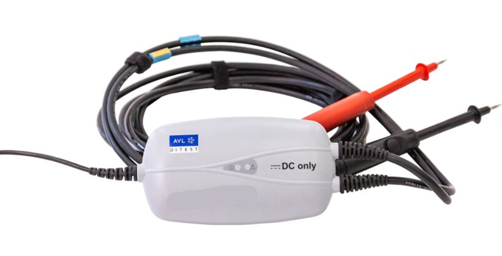 Aukštos įtampos matavimo modulis DC only su raudonu ir juodu matavimo zondu bei prijungimo kabeliais elektrinių transporto priemonių diagnostikai.