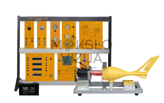 Vėjo energijos mokymo stendas su geltonais moduliais, valdymo ir matavimo įranga bei vėjo turbinos generatoriaus imitatoriumi ant metalinio pagrindo.