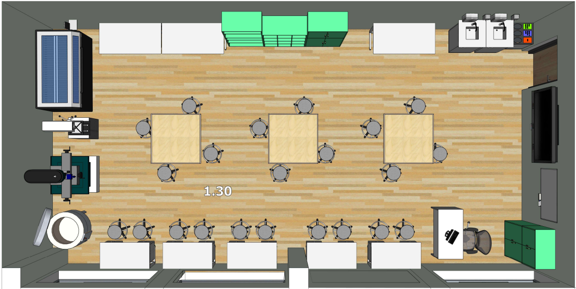 Inžinerijos ir kūrybos dirbtuvių brėžinys su darbo paviršiais, techninėmis vietomis ir tvarkingu laikymu.