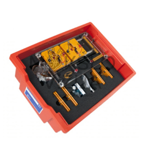 Saulės energijos mokomasis rinkinys oranžiniame dėkle su moduliais, laidais ir eksperimentine baze.