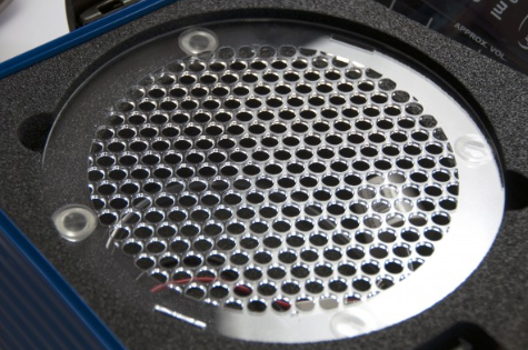 Apvalus filtravimo modulis su perforuotu paviršiumi vandens valymo eksperimentams.