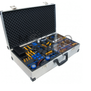 Saulės ir vėjo energijos mokymo rinkinys aliuminiame lagamine su eksperimentiniais moduliais ir priedais.