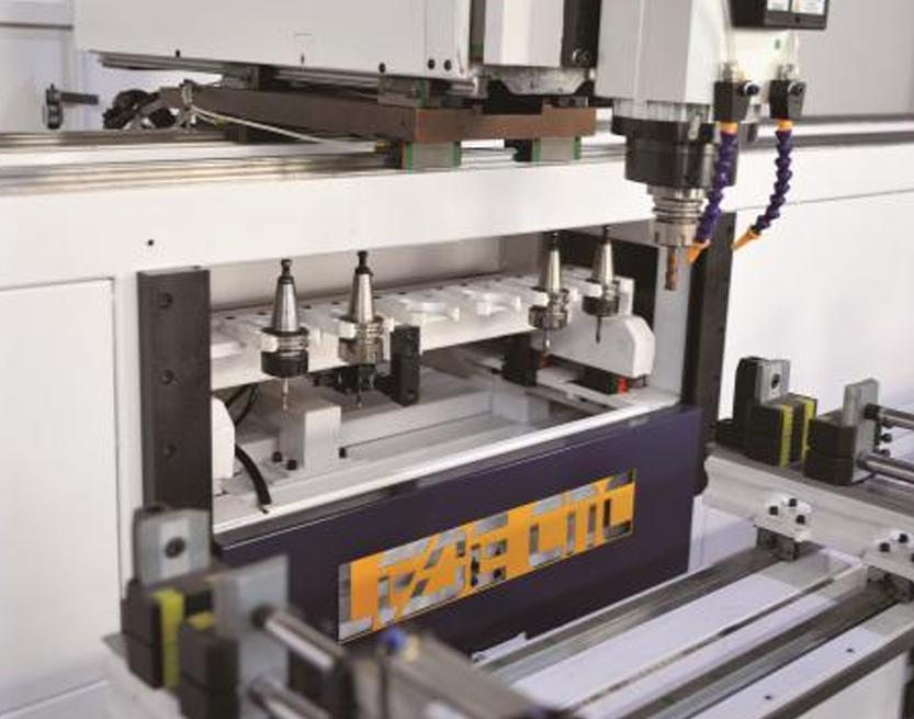 Aliuminio profilio spaustuvai CNC apdirbimo centre