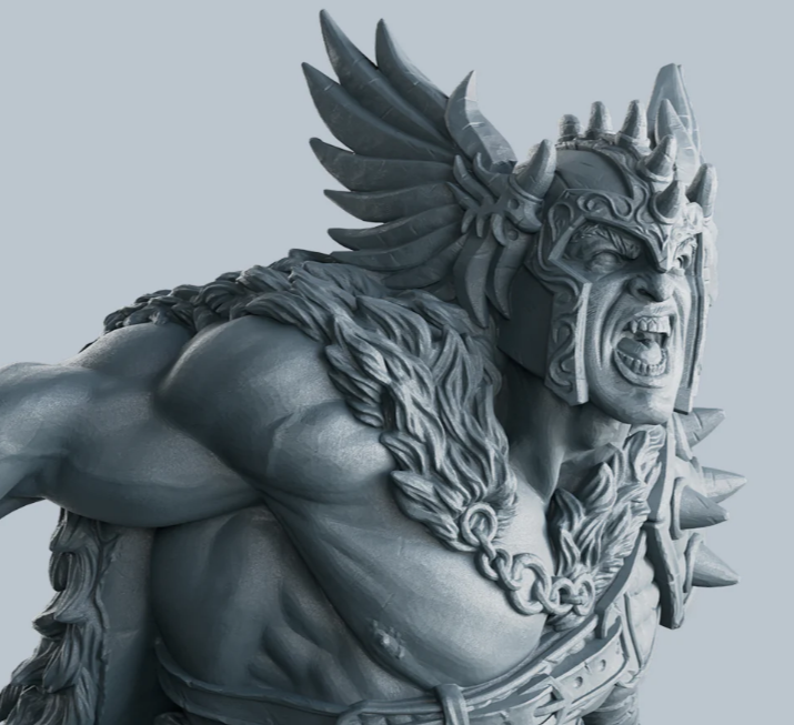 Pilkos spalvos resin 3D spausdintas kario modelis su smulkiais šarvų ir tekstūros elementais
