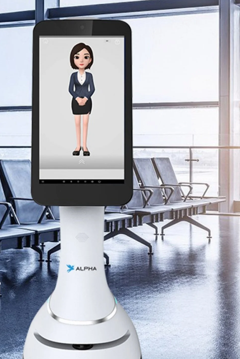 Informacinis AI robotas su dideliu liečiamu ekranu ir virtualiu asistentu oro uosto ar viešosios erdvės aplinkoje.