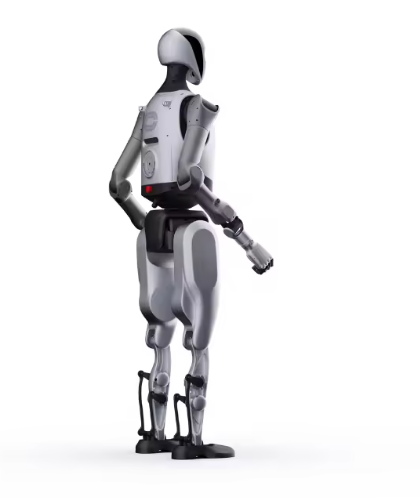 Sidabrinės ir juodos spalvos humanoidinis robotas matomas iš priekio, su antropomorfine kūno forma, mechaninėmis rankomis ir stabilia dvikojės konstrukcijos baze baltame fone.