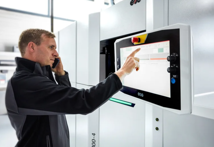 Pramoninis metalo 3D spausdintuvas EOS M 290 skirtas metalinių komponentų gamybai naudojant lazerinio metalo sinteravimo technologiją.