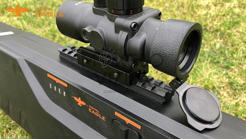 anti dronų sistemos optinis taikiklis ant įrenginio