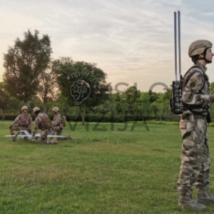 kuprinės tipo anti dronų sistema naudojama lauko operacijoje dronų neutralizavimui