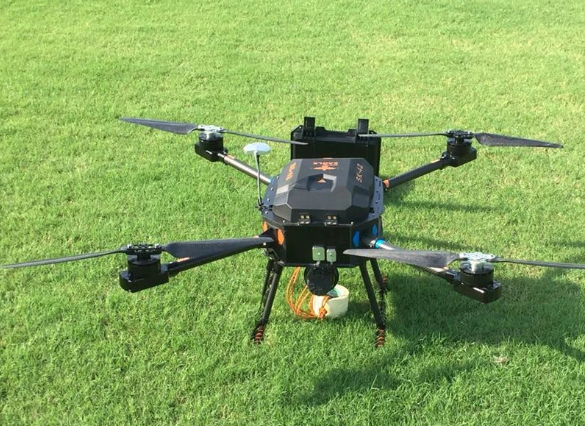 daugiafunkcis stebėjimo dronas su kamera teritorijų stebėjimui