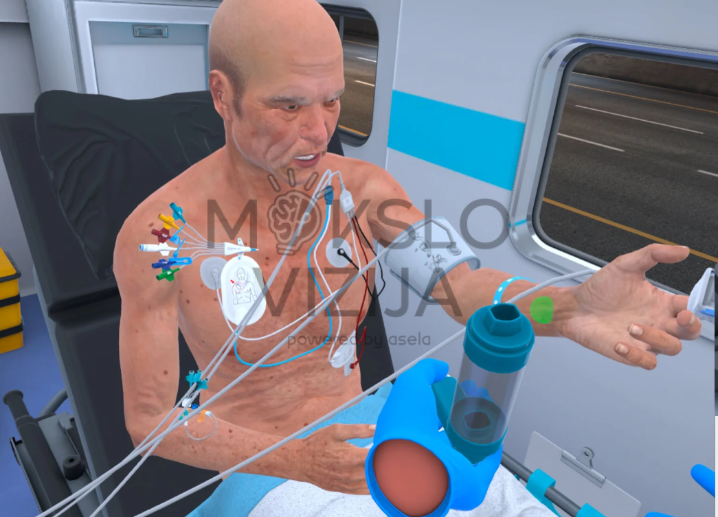 virtualios realybės pacientas su prijungta medicinine įranga gyvybinių funkcijų stebėjimui