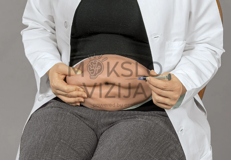 Rankomis laikomas pilvo treniruočių modelis, į kurį atliekama poodinė injekcija naudojant švirkštą