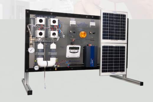 Kuro elementų technologijų mokymo stendas su kuro elementų moduliais, saulės fotovoltiniais moduliais, valdikliu, inverteriu, matavimo prietaisais ir vandenilio sistemos komponentais.